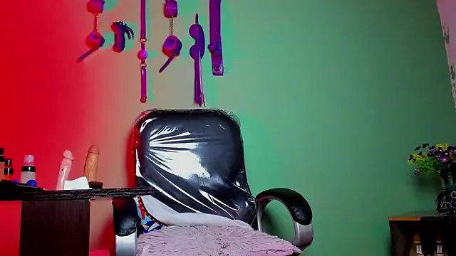 Snapshot of hazz_smith_ chatting on February 20, 5:35 pm hazz smith online show from February 20, 5:35 pm