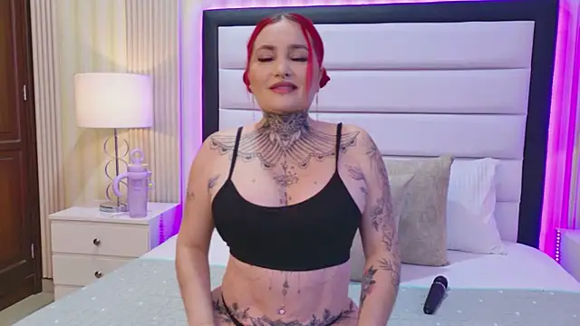 Snapshot of AlejandraMartinezz chatting on February 11, 2:00 pm AlejandraMartinezz online show from February 11, 2:00 pm