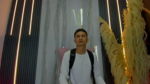 Snapshot of Matheus_Ic chatting on February 2, 12:37 pm Matheus Ic online show from February 2, 12:37 pm