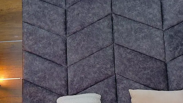 AnnieRouse   online show from April 21, 11:38 am