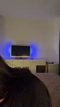 Snapshot of lorry6 chatting on February 10, 8:29 am lorry6 online show from February 10, 8:29 am