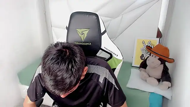 Liarr  online show from February 13, 7:54 pm