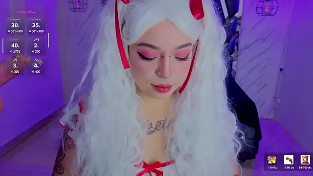 Snapshot of _Vermell_ chatting on March 3, 7:42 pm Vermell online show from March 3, 7:42 pm