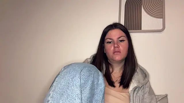 Snapshot of kiaraaaa75 chatting on February 4, 5:19 pm kiaraaaa75 online show from February 4, 5:19 pm