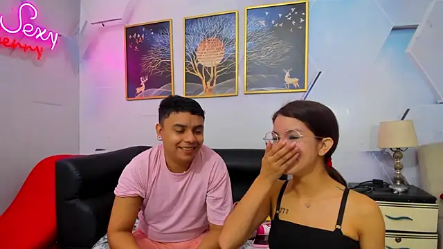 Snapshot of Candy_bhraun chatting on February 21, 12:44 am Candy bhraun online show from February 21, 12:44 am