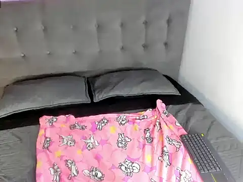 Snapshot of Katty_Kiiss_ chatting on February 22, 4:02 am Katty Kiiss online show from February 22, 4:02 am