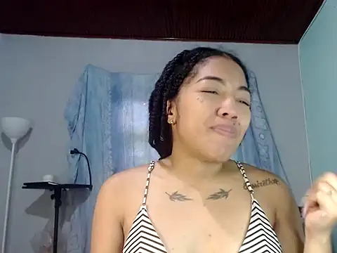 Sexy Supermomm online show from March 5, 9:55 pm