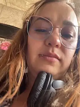 Snapshot of Tammy_Parker chatting on April 30, 8:57 pm Tammy Parker online show from April 30, 8:57 pm