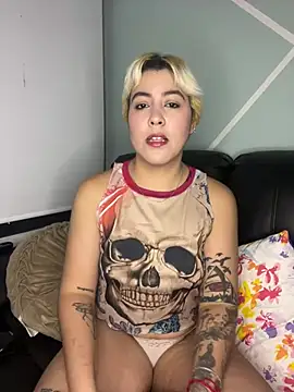 Snapshot of Dakota_Bailey chatting on February 28, 12:33 am Dakota Bailey online show from February 28, 12:33 am