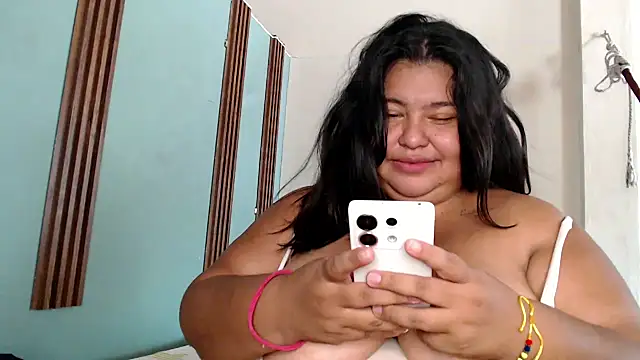 Snapshot of katalina_gomez6921 chatting on July 24, 6:50 pm katalina gomez6921 online show from July 24, 6:50 pm