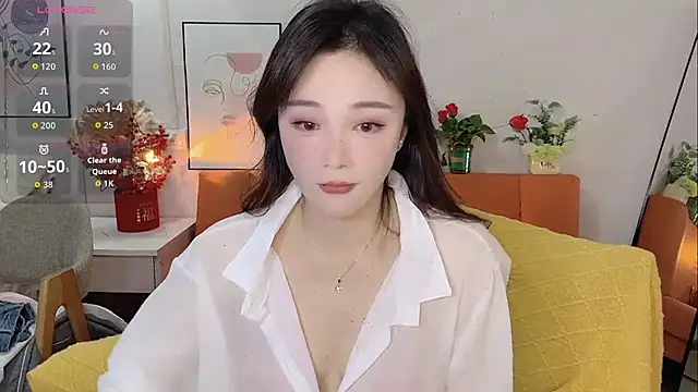 Snapshot of Lisa-295188 chatting on February 10, 7:12 am Lisa-295188 online show from February 10, 7:12 am