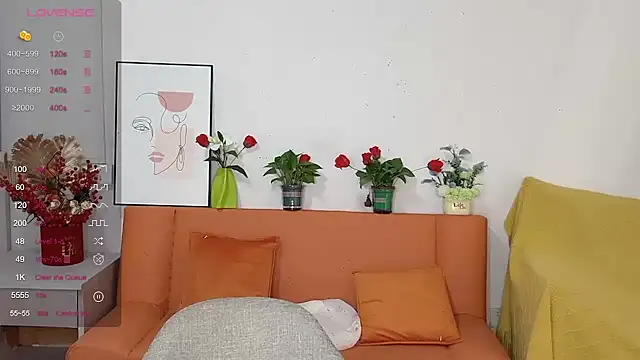 Snapshot of Lisa-295188 chatting on February 12, 6:41 am Lisa-295188 online show from February 12, 6:41 am