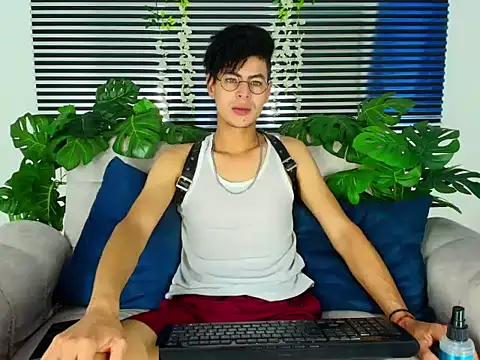 Snapshot of ThiiagoSaeenz chatting on March 3, 4:35 pm ThiiagoSaeenz online show from March 3, 4:35 pm