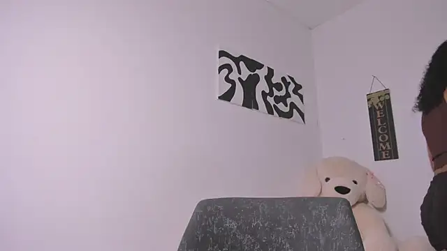 Nia13 online show from April 7, 10:20 pm