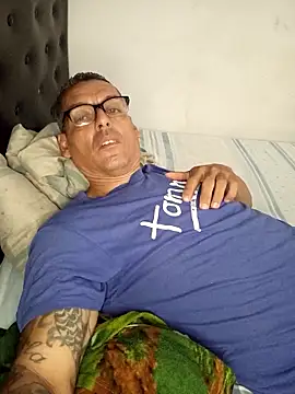Carlos-0425 online show from May 11, 4:29 am