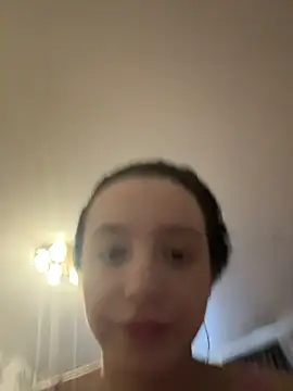 Snapshot of MiaTee chatting on February 18, 3:57 am MiaTee online show from February 18, 3:57 am