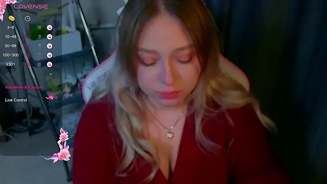 Snapshot of Emiliaaah chatting on February 13, 11:06 am Emiliaaah online show from February 13, 11:06 am