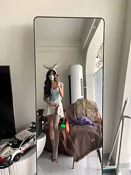 Snapshot of ShouSushi chatting on February 2, 7:07 am ShouSushi online show from February 2, 7:07 am