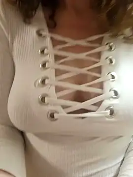 Snapshot of Isa363636 chatting on February 12, 9:10 pm Isa363636 online show from February 12, 9:10 pm