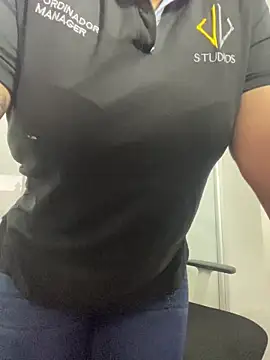 Snapshot of Nahomy_Benett chatting on February 22, 11:42 am Nahomy Benett online show from February 22, 11:42 am