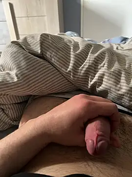 Snapshot of magicdickx21 chatting on March 9, 11:36 am magicdickx21 online show from March 9, 11:36 am