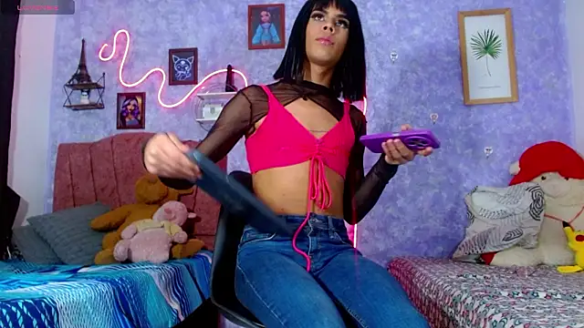 Snapshot of Stefani__R chatting on March 2, 7:37 am Stefani R online show from March 2, 7:37 am