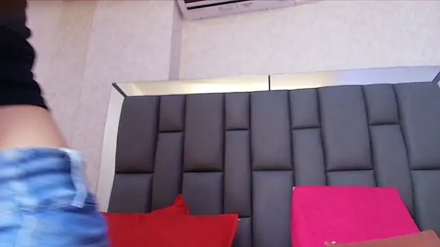 Snapshot of melany_roberts_ chatting on April 22, 3:09 am melany roberts online show from April 22, 3:09 am