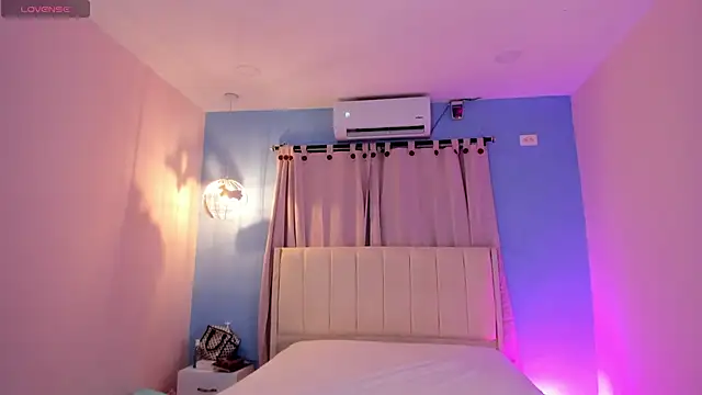 Snapshot of LOU_22_ chatting on March 4, 12:55 pm LOU 22 online show from March 4, 12:55 pm