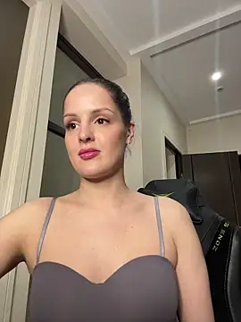 Evayra online show from April 19, 6:10 pm