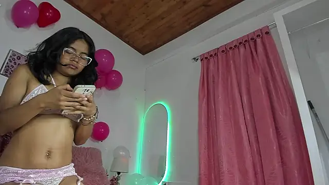 luna velveth online show from February 12, 1:22 am