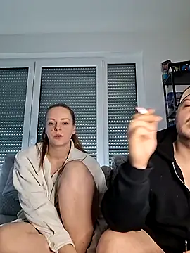 Snapshot of Larifari0406 chatting on February 24, 12:25 pm Larifari0406 online show from February 24, 12:25 pm