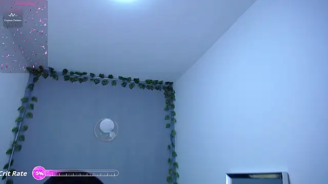 Snapshot of Samy_Hot chatting on February 5, 1:43 am Samy Hot online show from February 5, 1:43 am