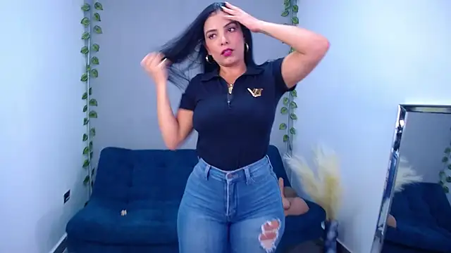 Snapshot of Samy_Hot chatting on February 13, 11:45 pm Samy Hot online show from February 13, 11:45 pm