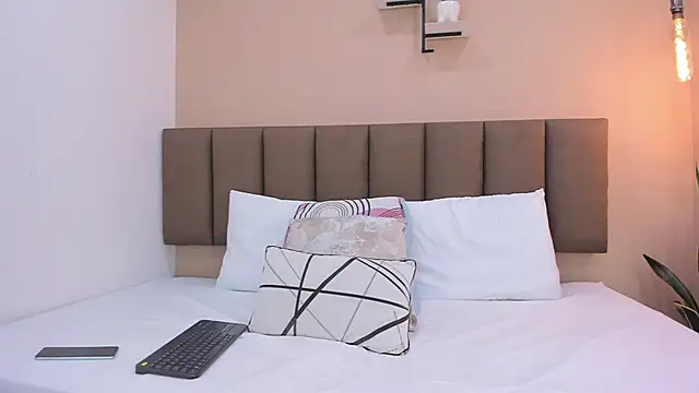 valeriasmith 17 online show from February 14, 12:02 pm