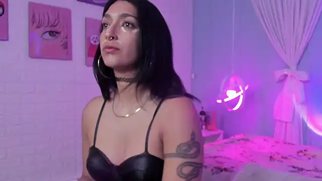 Cleo Foxx online show from April 10, 11:37 am