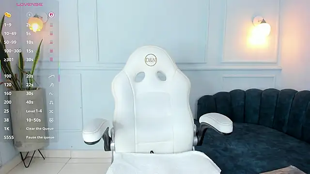 Snapshot of Lia_Velez_ chatting on February 14, 3:47 am Lia Velez online show from February 14, 3:47 am