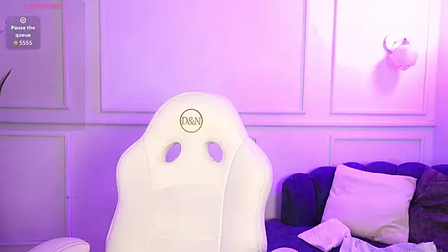 Lia Velez  online show from March 25, 3:45 am