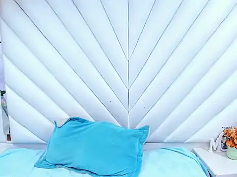 Lunaa Brunettee online show from February 1, 3:05 am