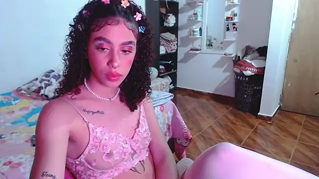 Snapshot of _Shanell chatting on April 25, 9:23 pm Shanell online show from April 25, 9:23 pm