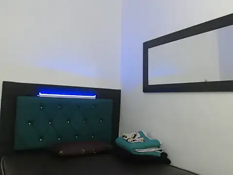 Snapshot of hotboyluxe chatting on May 11, 12:22 pm hotboyluxe online show from May 11, 12:22 pm