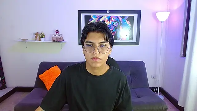 Snapshot of Maecum18 chatting on February 12, 8:37 pm Maecum18 online show from February 12, 8:37 pm