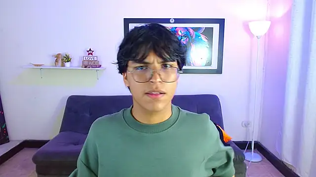 Snapshot of Maecum18 chatting on March 3, 9:21 pm Maecum18 online show from March 3, 9:21 pm