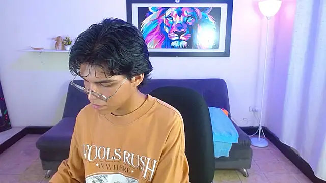 Maecum18 online show from March 6, 8:49 pm