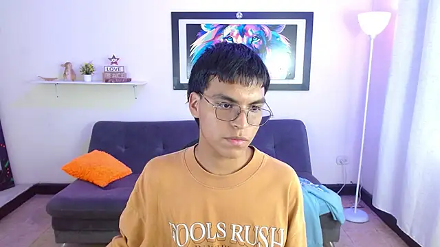 Maecum18 online show from March 26, 10:04 pm