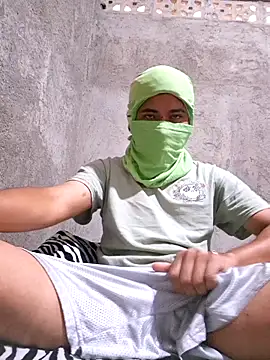 Snapshot of axxxelnoir chatting on February 23, 2:36 pm axxxelnoir online show from February 23, 2:36 pm