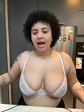 Snapshot of BabyChanntal chatting on February 17, 2:35 pm BabyChanntal online show from February 17, 2:35 pm