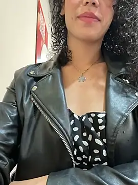 SirenStell0 online show from April 10, 5:28 pm