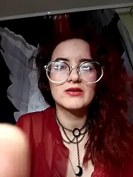 Snapshot of Persefoha chatting on February 16, 8:05 pm Persefoha online show from February 16, 8:05 pm