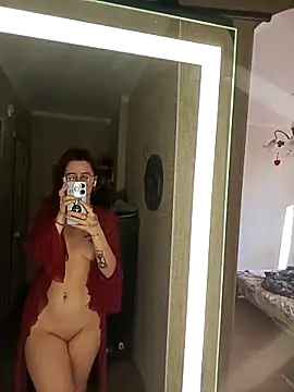 Snapshot of Persefoha chatting on March 1, 1:24 pm Persefoha online show from March 1, 1:24 pm