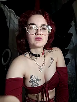 Snapshot of Persefoha chatting on May 3, 8:26 pm Persefoha online show from May 3, 8:26 pm